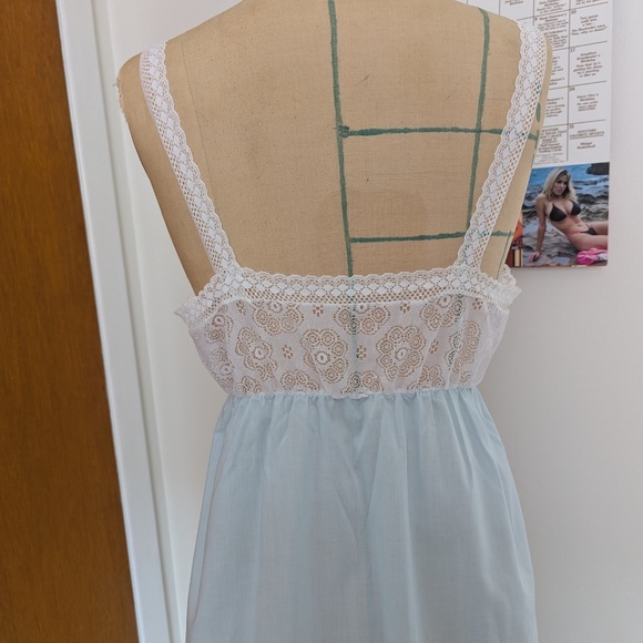 Vintage Lace and Baby blue Dress - Picture 6 of 7